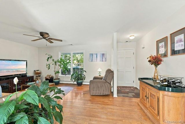 985 Silver Colt Road, Cutchogue, NY 11935