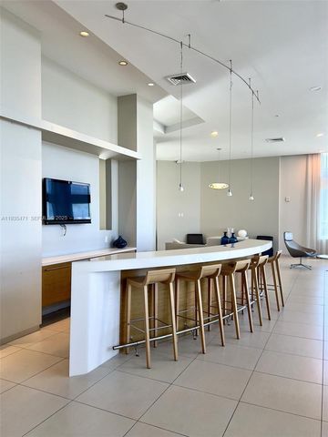 1900 N Bayshore Dr 2117, Miami, FL 33132