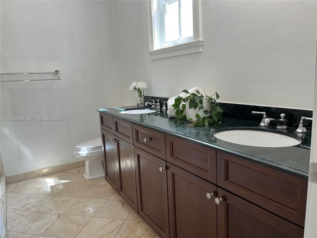 570 Loretto Avenue 10, Coral Gables, FL 33146