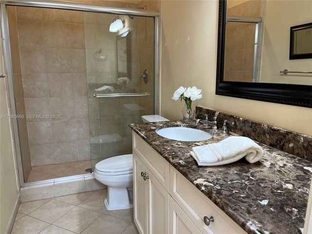 570 Loretto Avenue 10, Coral Gables, FL 33146