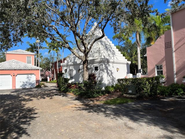 570 Loretto Avenue 10, Coral Gables, FL 33146