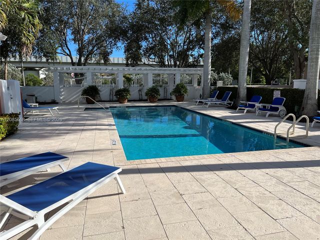 570 Loretto Avenue 10, Coral Gables, FL 33146