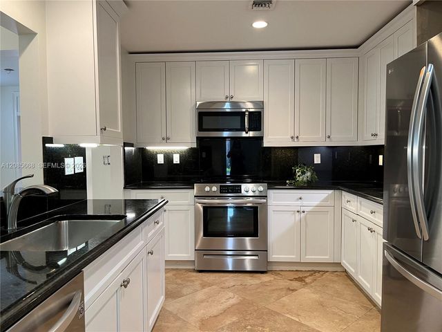 570 Loretto Avenue 10, Coral Gables, FL 33146