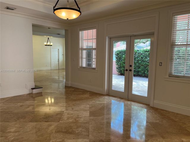 570 Loretto Avenue 10, Coral Gables, FL 33146