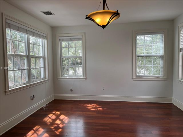 570 Loretto Avenue 10, Coral Gables, FL 33146