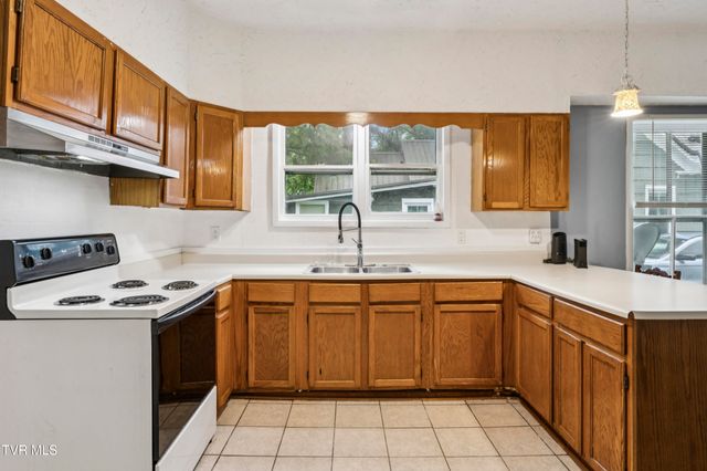 115 West Poplar Street, Johnson City, TN 37604