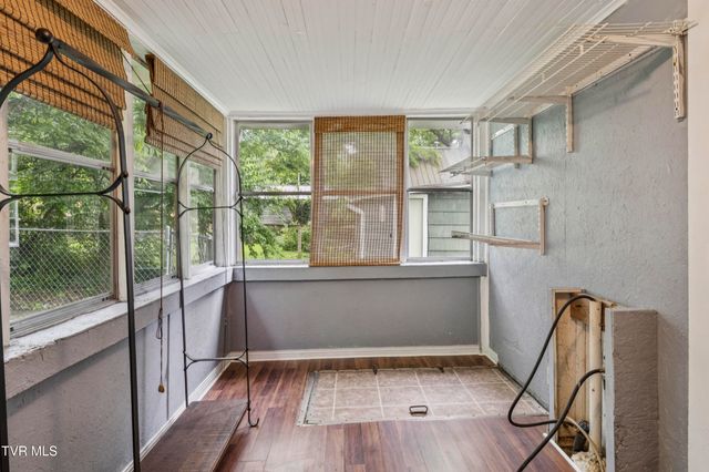 115 West Poplar Street, Johnson City, TN 37604