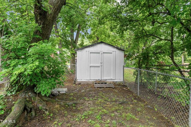 115 West Poplar Street, Johnson City, TN 37604