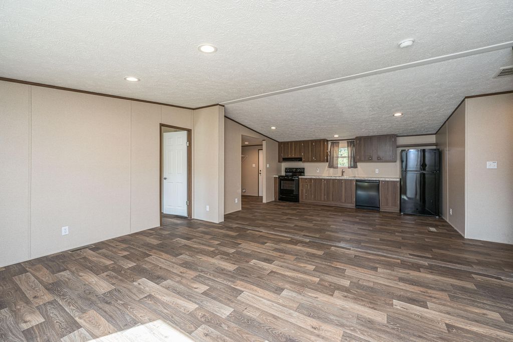 Image 13 of property listing at 268 Rodeo Drive, Eutawville, SC 29048