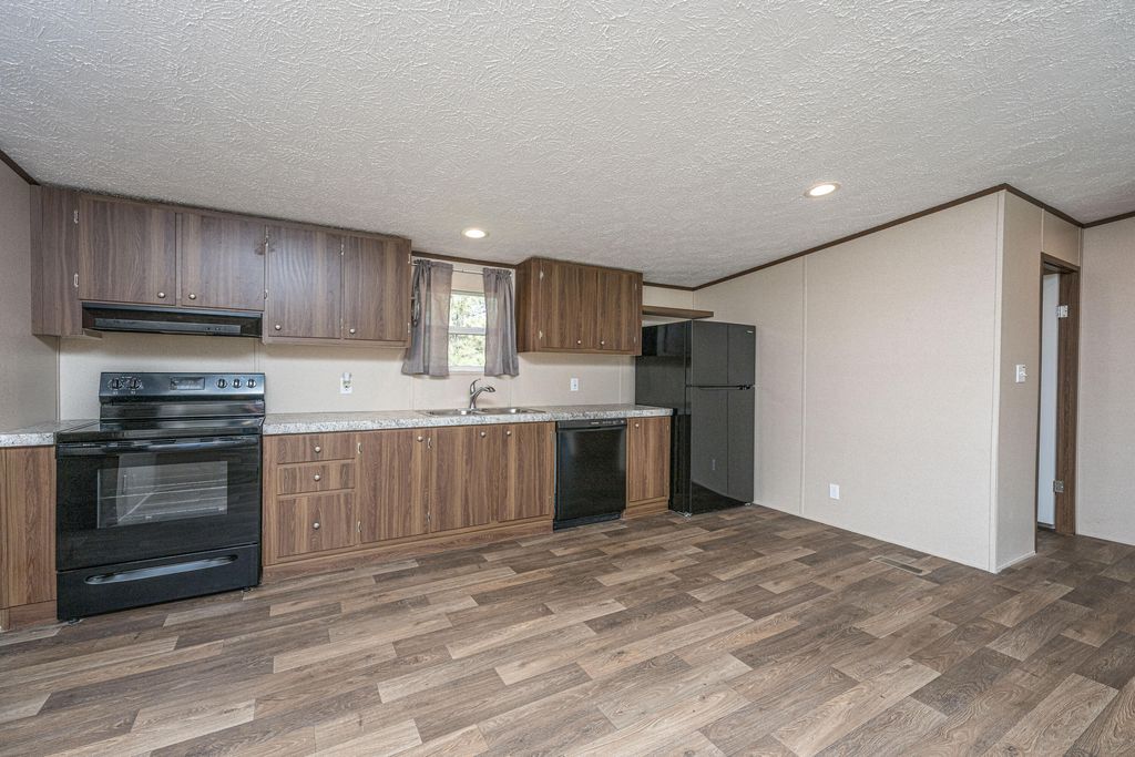 Image 19 of property listing at 268 Rodeo Drive, Eutawville, SC 29048