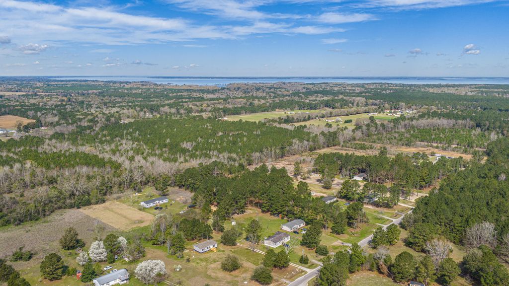 Image 72 of property listing at 268 Rodeo Drive, Eutawville, SC 29048