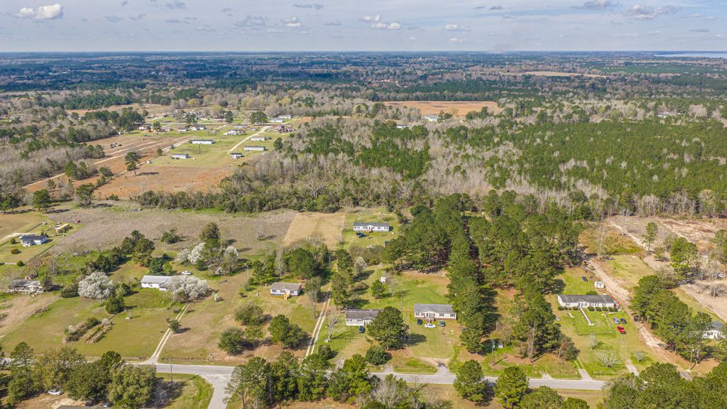 Image 75 of property listing at 268 Rodeo Drive, Eutawville, SC 29048