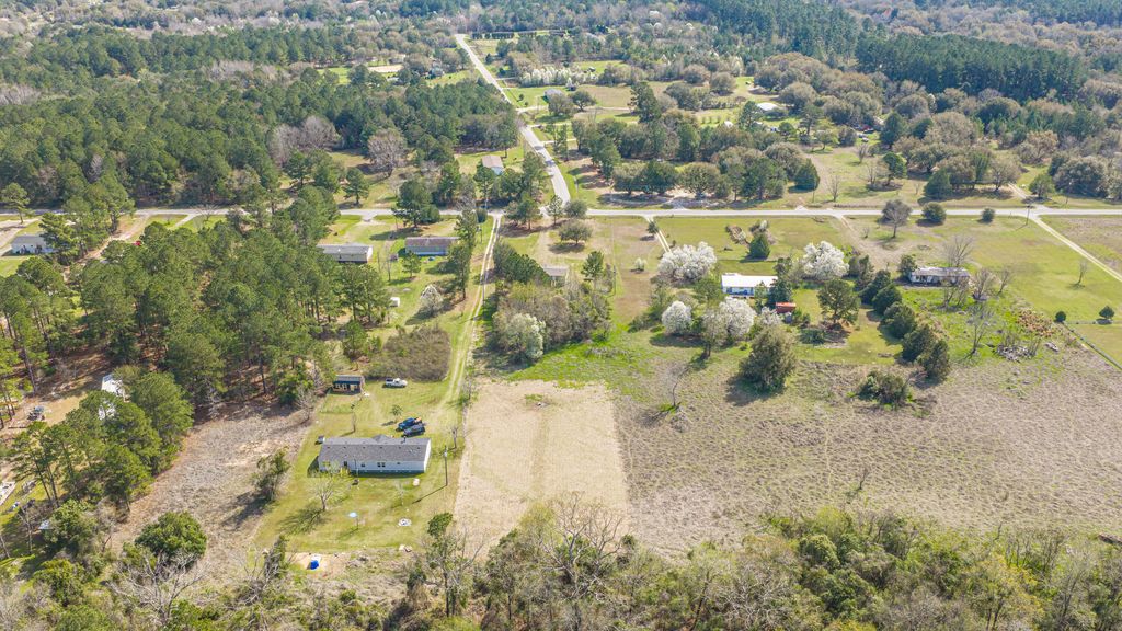 Image 88 of property listing at 268 Rodeo Drive, Eutawville, SC 29048