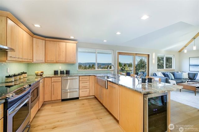 6001 60th Avenue NE, Seattle, WA 98115