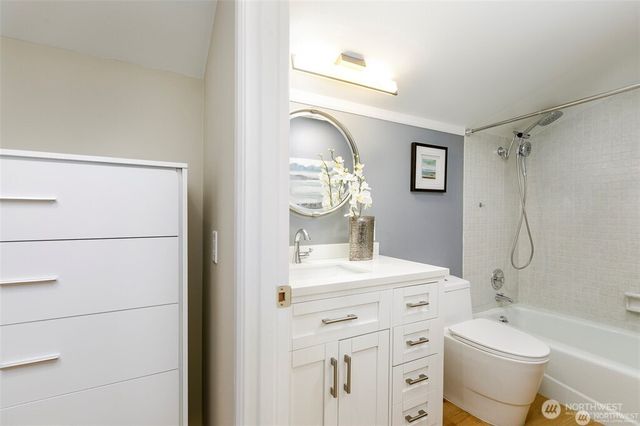6001 60th Avenue NE, Seattle, WA 98115