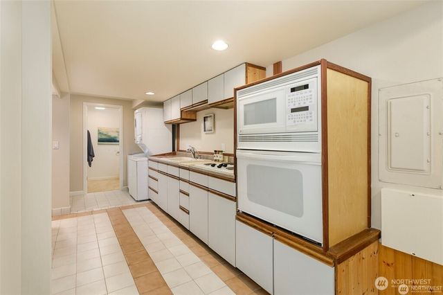 6001 60th Avenue NE, Seattle, WA 98115