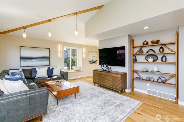 6001 60th Avenue NE, Seattle, WA 98115