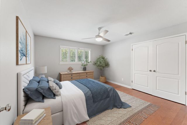 10714 Deerwood Road, Houston, TX 77042