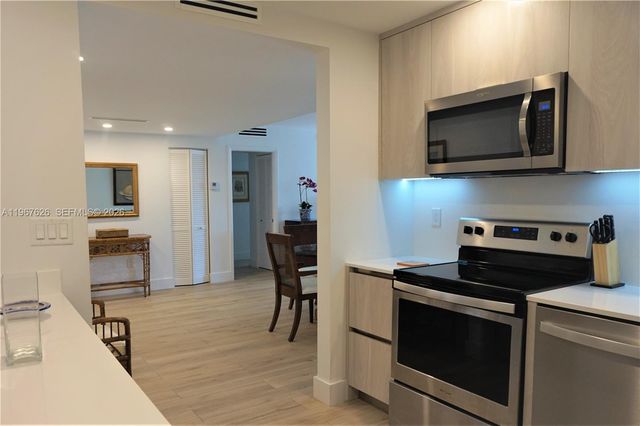 210 Sea View Drive 408, Key Biscayne, FL 33149