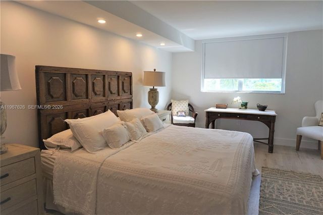 210 Sea View Drive 408, Key Biscayne, FL 33149