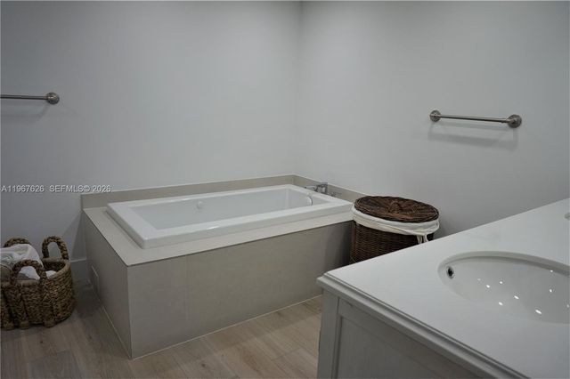 210 Sea View Drive 408, Key Biscayne, FL 33149