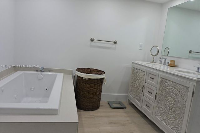 210 Sea View Drive 408, Key Biscayne, FL 33149