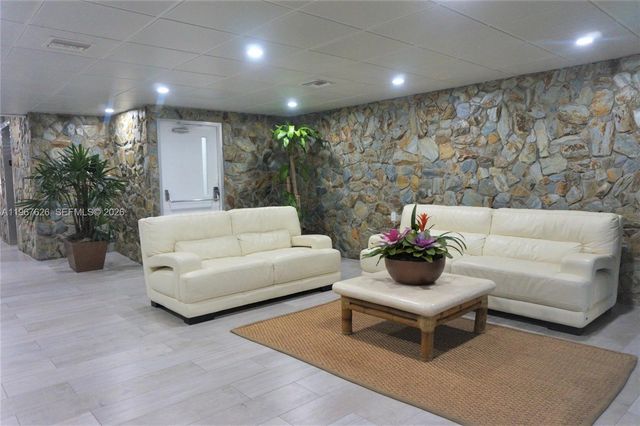 210 Sea View Drive 408, Key Biscayne, FL 33149