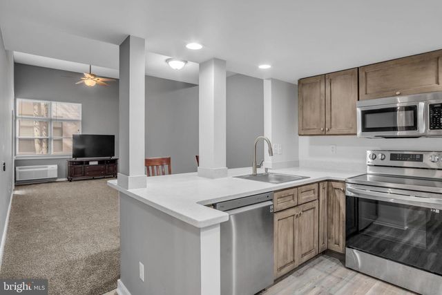 133 W LOCUST STREET #C13, Mechanicsburg, PA 17055