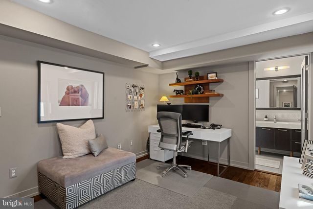 715 S WARNOCK ST, Philadelphia, PA 19147