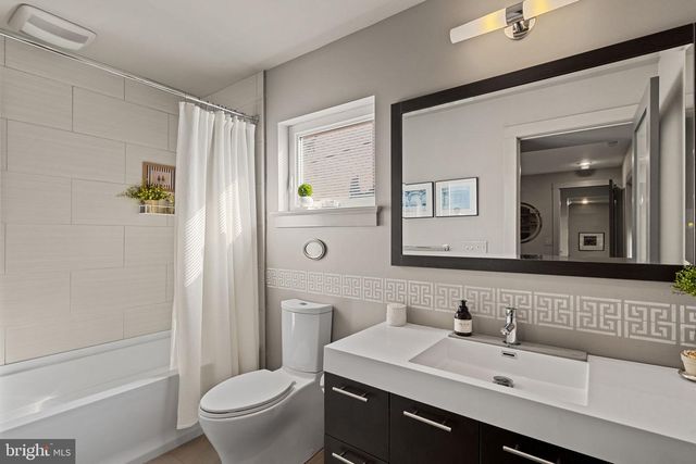 715 S WARNOCK ST, Philadelphia, PA 19147