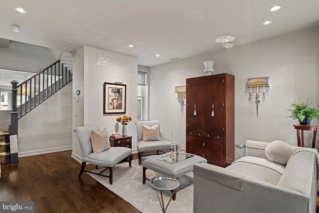 715 S WARNOCK ST, Philadelphia, PA 19147