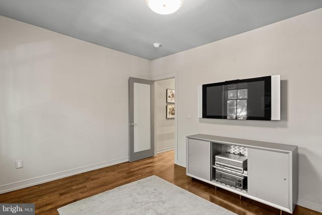 715 S WARNOCK ST, Philadelphia, PA 19147