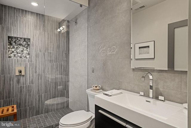 715 S WARNOCK ST, Philadelphia, PA 19147