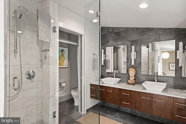715 S WARNOCK ST, Philadelphia, PA 19147