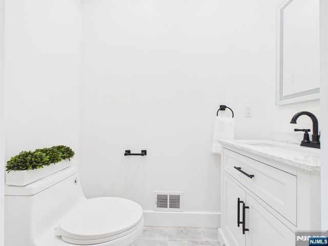64 Graham Place, Teaneck, NJ 07666