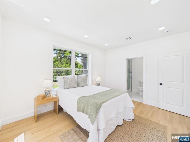 64 Graham Place, Teaneck, NJ 07666