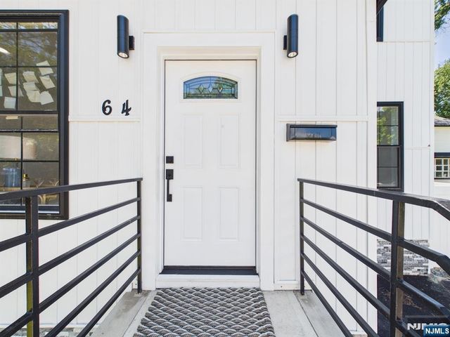 64 Graham Place, Teaneck, NJ 07666