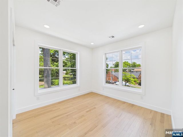 64 Graham Place, Teaneck, NJ 07666