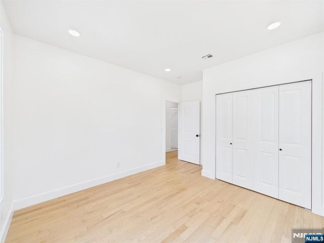 64 Graham Place, Teaneck, NJ 07666