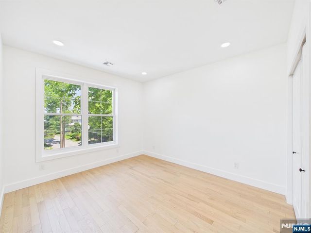 64 Graham Place, Teaneck, NJ 07666