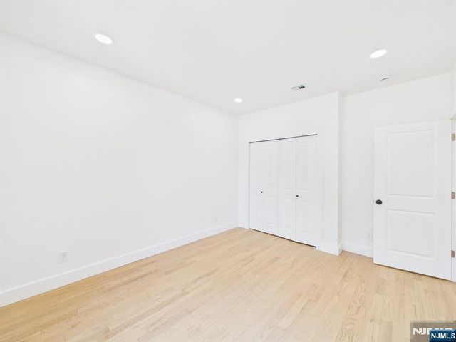 64 Graham Place, Teaneck, NJ 07666