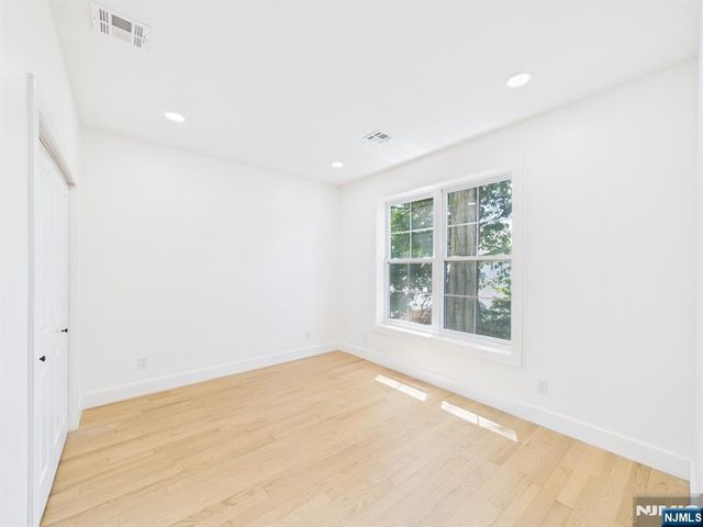 64 Graham Place, Teaneck, NJ 07666