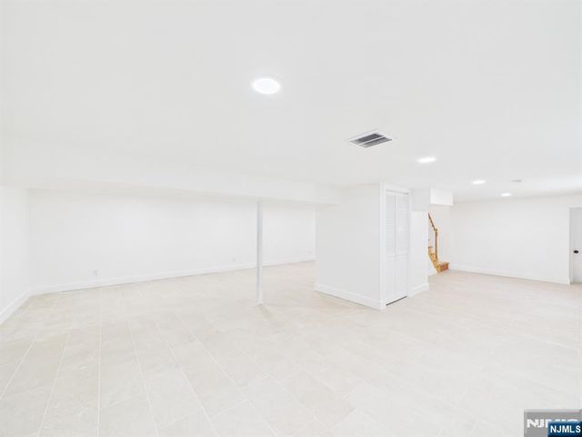 64 Graham Place, Teaneck, NJ 07666