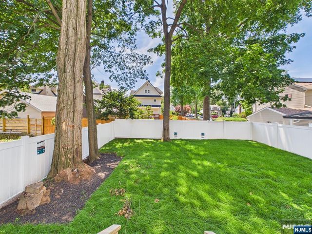 64 Graham Place, Teaneck, NJ 07666