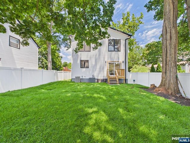 64 Graham Place, Teaneck, NJ 07666