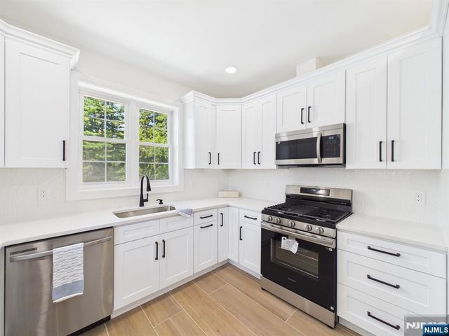 64 Graham Place, Teaneck, NJ 07666