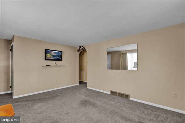 836 RHODORA AVE, Reading, PA 19605