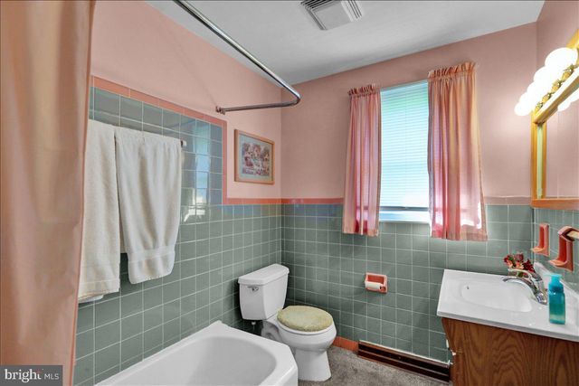 836 RHODORA AVE, Reading, PA 19605