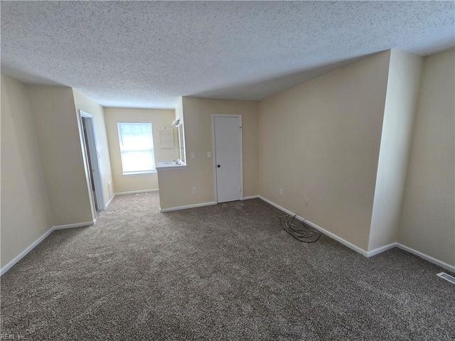 4638 Genoa CIR, Virginia Beach, VA 23462