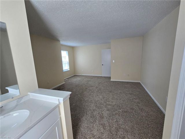 4638 Genoa CIR, Virginia Beach, VA 23462